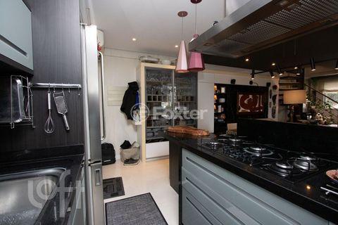 Image 8 - 884623