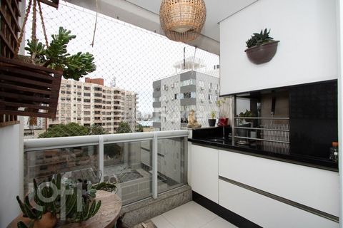 Image 5 - 884623