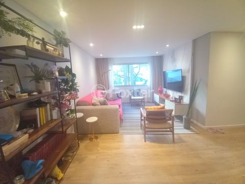 Image 1 - 884624