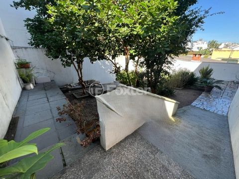 Image 8 - 884627