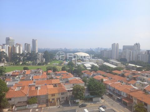 Image 8 - 884632