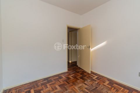 Image 7 - 884663