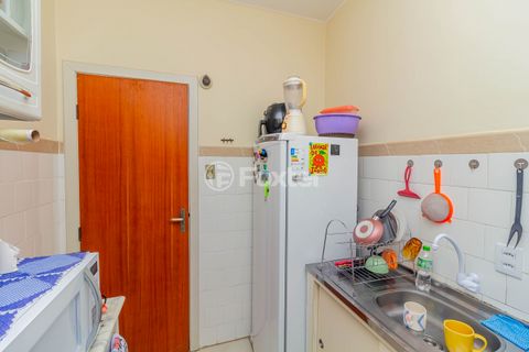 Image 15 - 884669