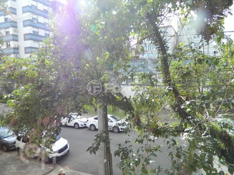 Image 7 - 884674