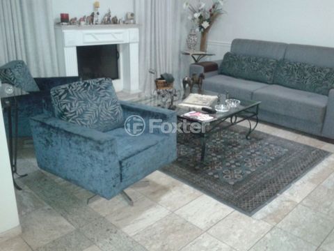 Image 5 - 884686