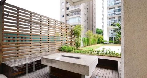Image 8 - 884707