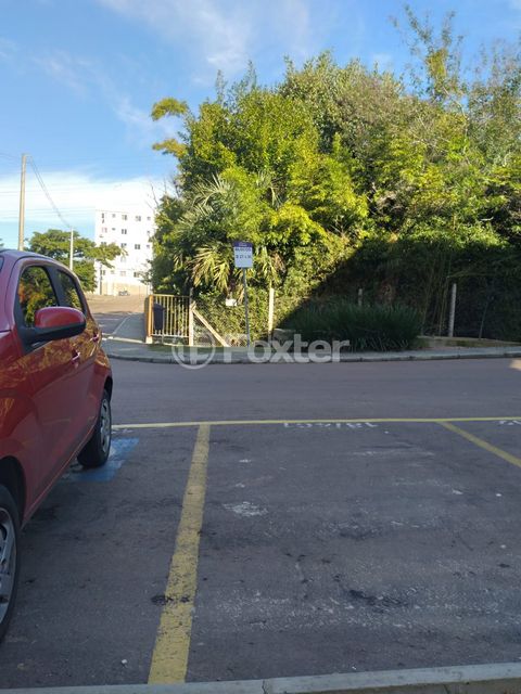 Image 11 - 884710