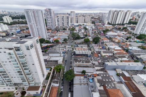 Image 11 - 884720