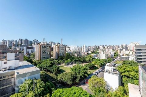 Image 12 - 884730
