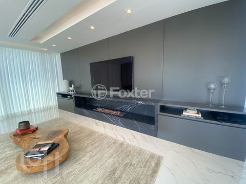 Image 7 - 884733