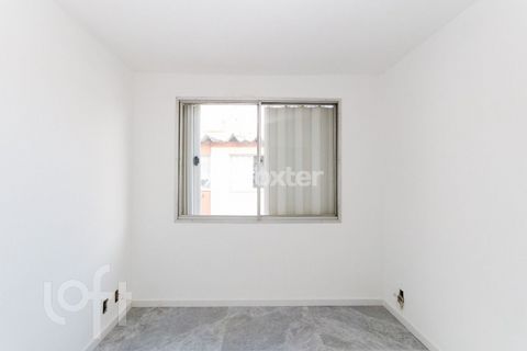 Image 9 - 884736