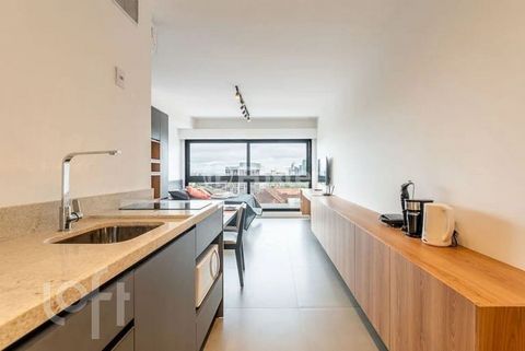 Image 13 - 884737