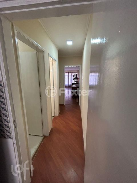 Image 7 - 884741