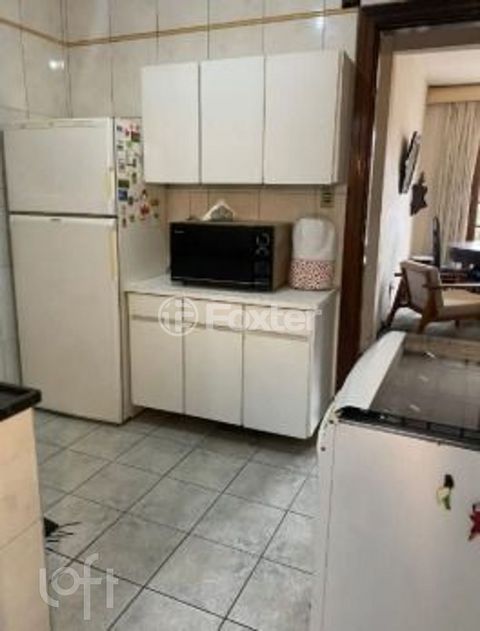 Image 4 - 884752