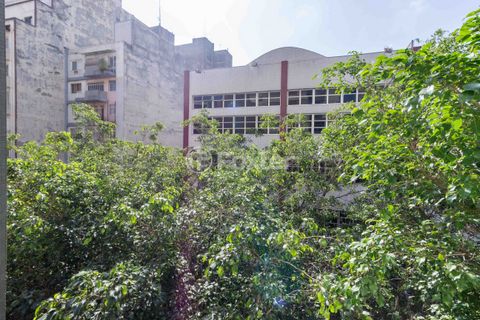 Image 9 - 884759