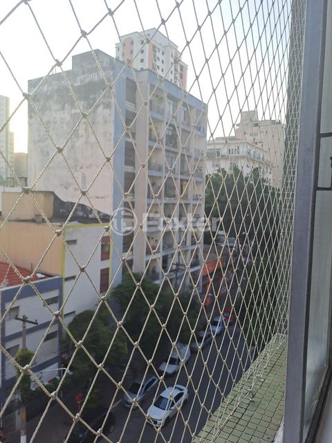 Image 7 - 884759