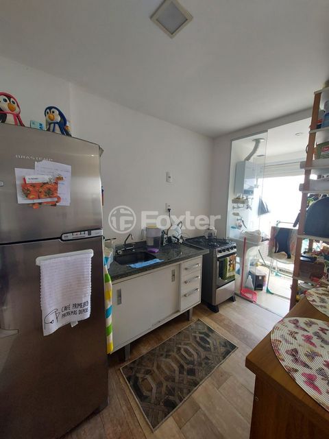 Image 4 - 884760
