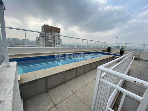 Image 16 - 884760