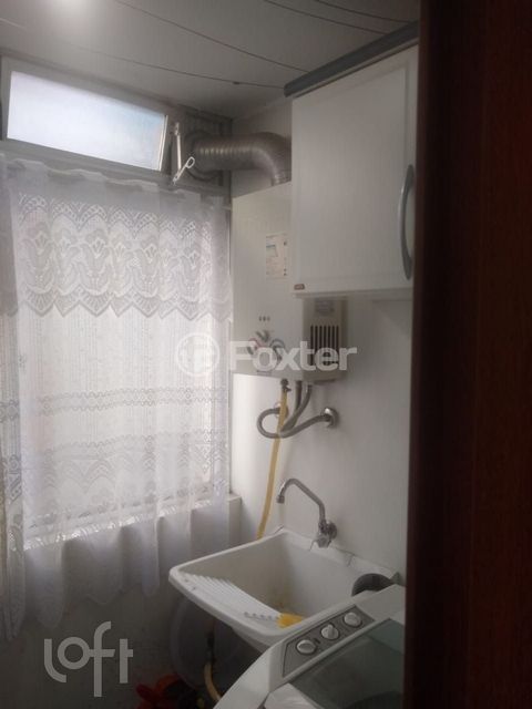 Image 6 - 884765