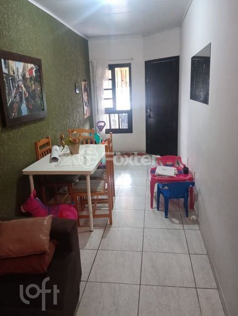Image 8 - 884774