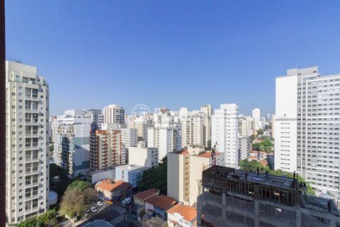 Image 9 - 884775