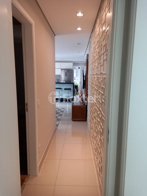 Image 12 - 884807