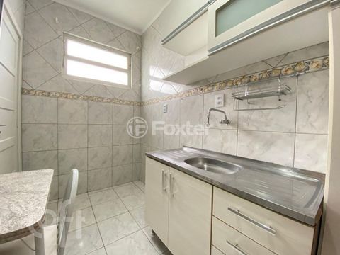 Image 7 - 884811