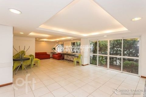 Image 4 - 884814