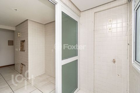 Image 16 - 884814