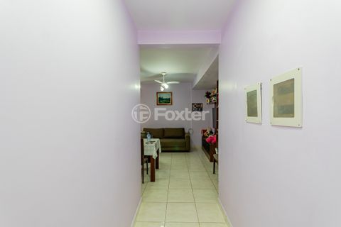 Image 8 - 884820