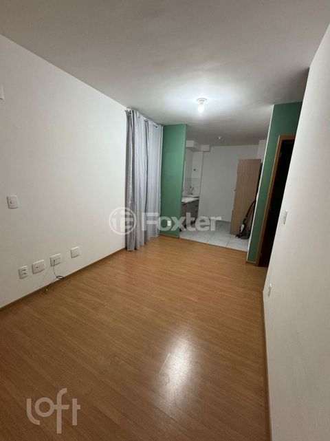 Image 8 - 884831
