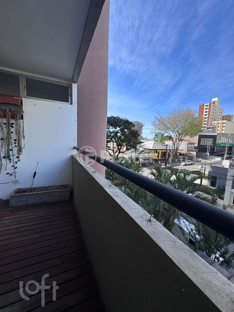 Image 5 - 884832