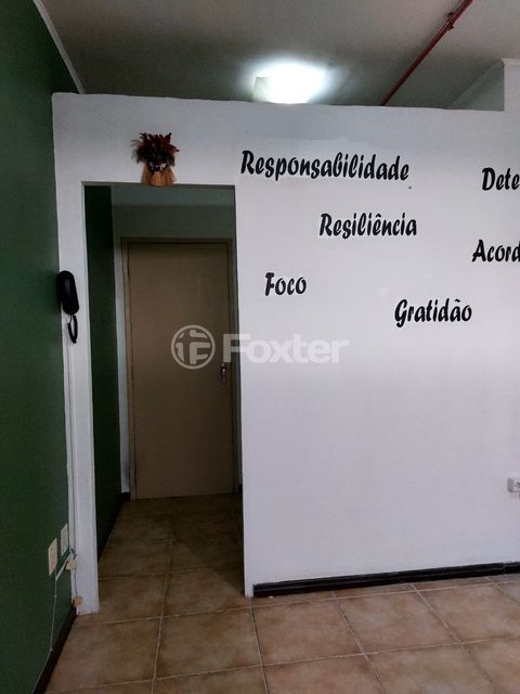 Image 8 - 884836