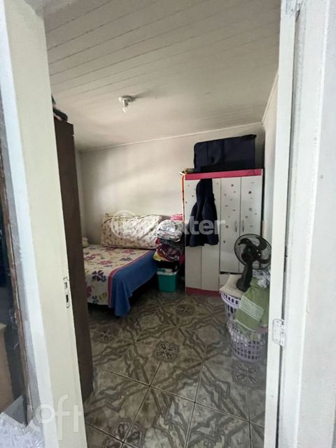 Image 9 - 884842