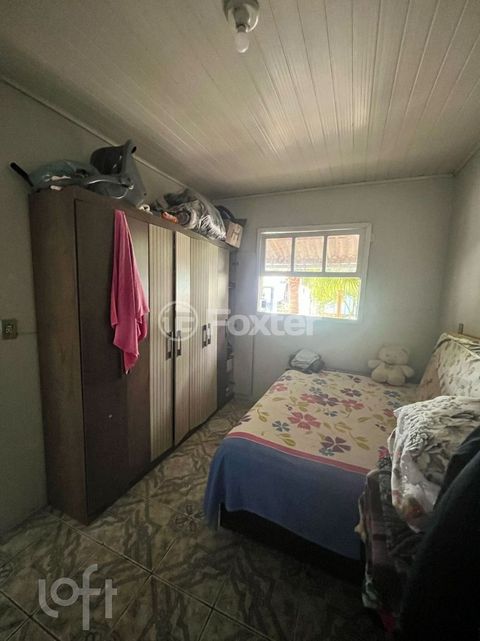 Image 8 - 884842