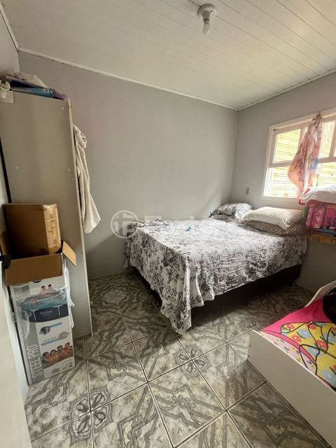 Image 7 - 884842
