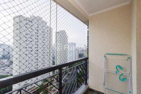 Image 3 - 884861