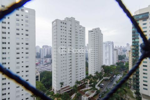 Image 5 - 884861
