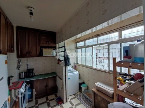 Image 7 - 884868