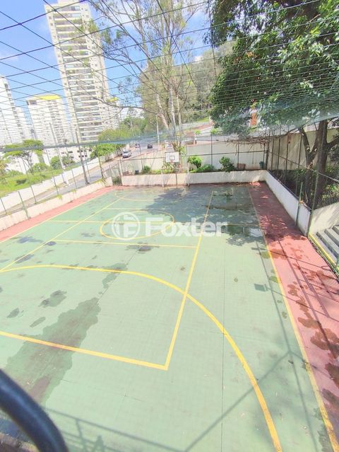 Image 8 - 884876