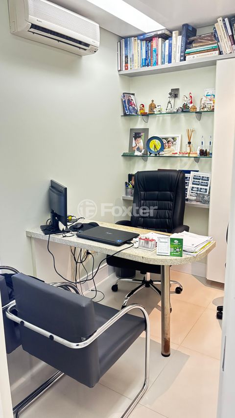 Image 7 - 884906