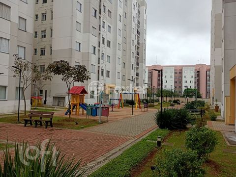 Image 18 - 884917