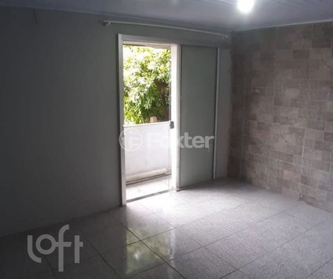Image 4 - 884923