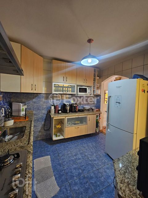 Image 7 - 884936