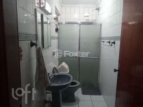 Image 7 - 884946