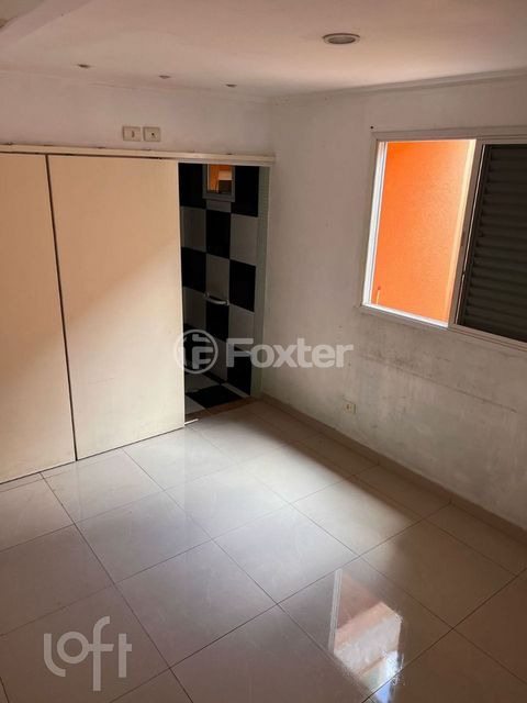 Image 7 - 884950