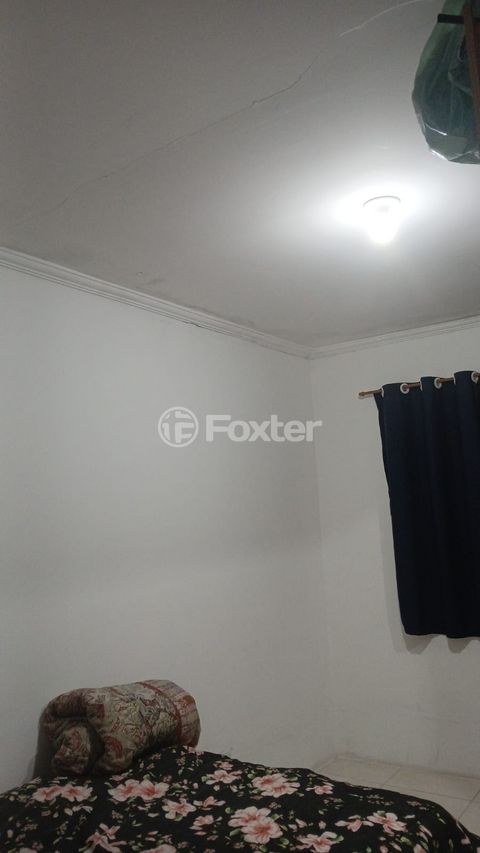 Image 8 - 884960