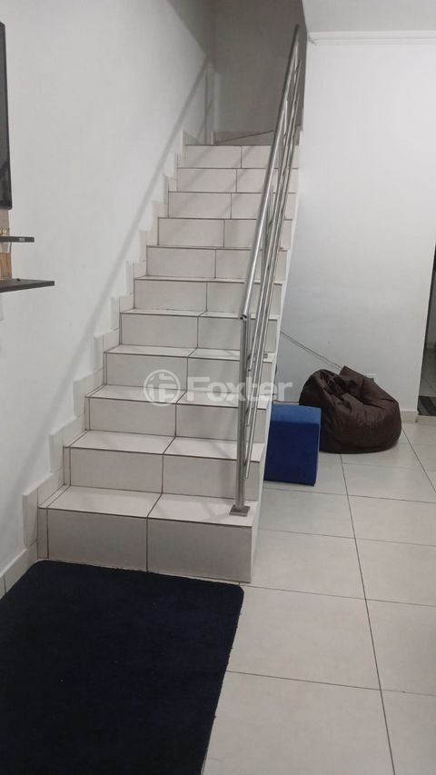 Image 7 - 884960