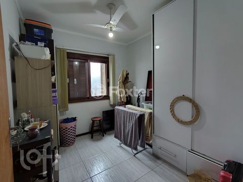 Image 7 - 884961