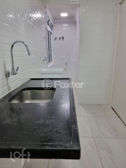 Image 7 - 884962
